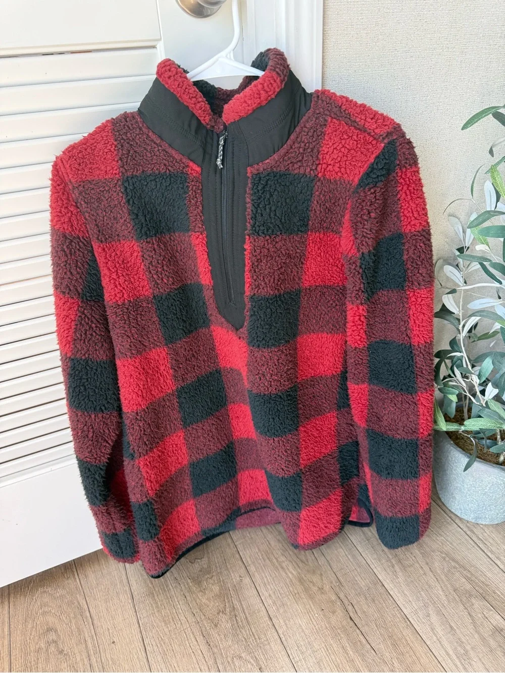 BKE Men’s Red and Black Buffalo Plaid Sherpa Zip Pullover
